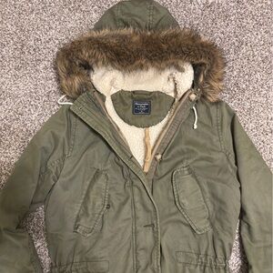 Abercrombie & Fitch Olive Green Parka with Faux Fur Trim